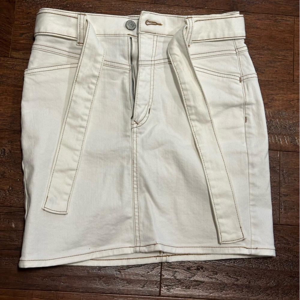 Express Cream High-Rise Skirt